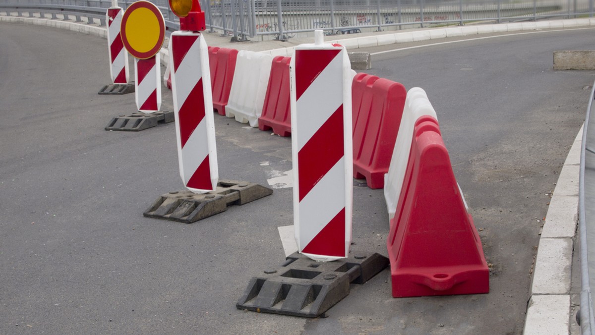 Grobowiec składał się z jamy wejściowej, wąskiego korytarza i obszernej komory grobowej. Konstrukcję, którą badacze określają mianem "katakumbowej", wydrążono w lessie, czyli w skale osadowej. Archeolodzy odkryli podobne groby wśród małopolskich społeczności z III tysiąclecia p.n.e.