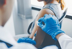 Szczepionki kontra warianty. Nowe wersje wirusa mogą być bardziej niebezpieczne