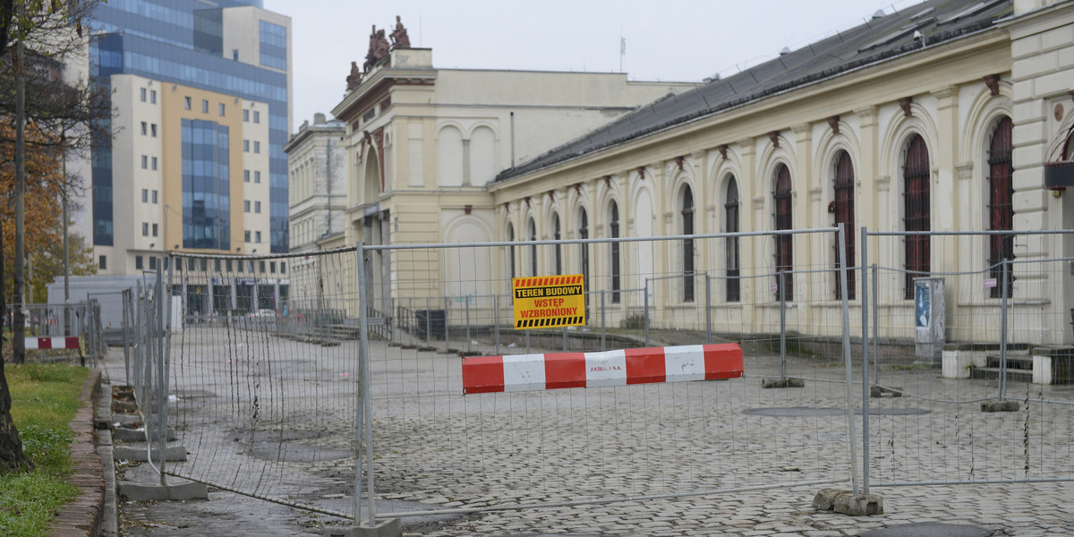 MIEJSCA PARKINGOWE PRZY DWORCU SWIEBODZKIM