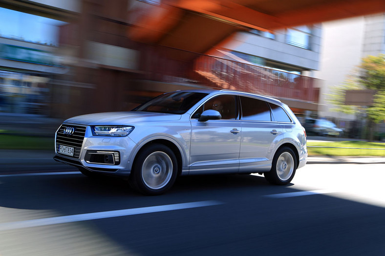 Audi Q7 e-tron - czy warto kupić hybrydę?