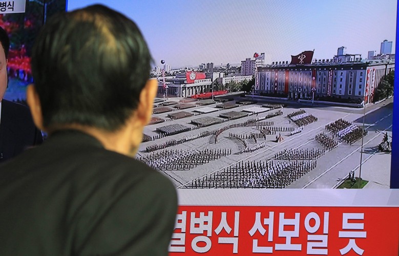 Korea Północna. Parada wojskowa w 70. rocznicę powstania komunistycznej Koreańskiej Partii Pracy