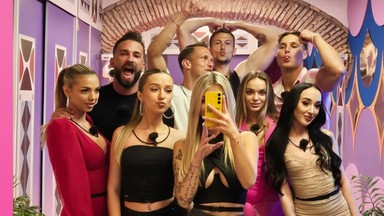 Fani "Love Island" mylili się co do Adriana? Już domagają się jego powrotu