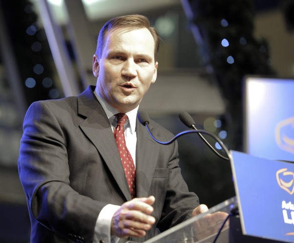 Minister spraw zagranicznych Radosław Sikorski z PO startuje z pierwszego miejsca w woj. kujawsko-pomorskim.