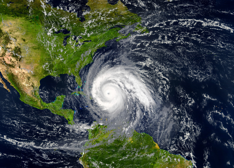 Huragan tropikalny formujący się w rejonie Trójkąta Bermudzkiego 
