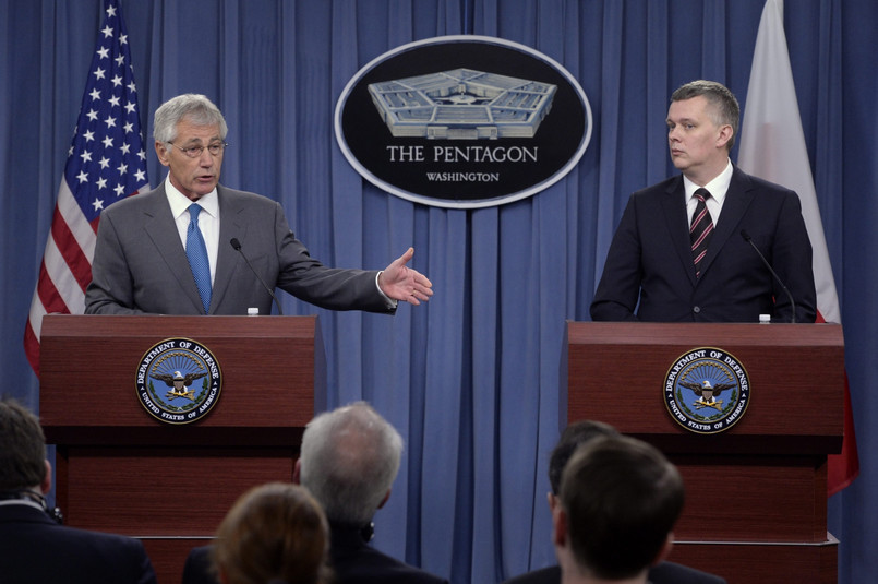 Chuck Hagel i Tomasz Siemoniak w USA. Fot. EPA/MICHAEL REYNOLDS/PAP/EPA