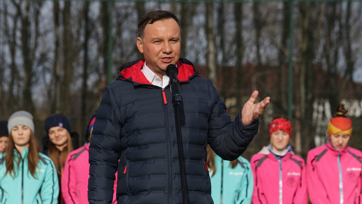 Prezydent Andrzej Duda podpisał nowelizację ustawy o podatku od towarów i usług dostosowującą polskie prawo do wyroku Trybunału Sprawiedliwości UE i wprowadzającą podstawowe stawki VAT (23 proc.) na niektóre wyroby medyczne - poinformowała wczoraj Kancelaria Prezydenta RP.