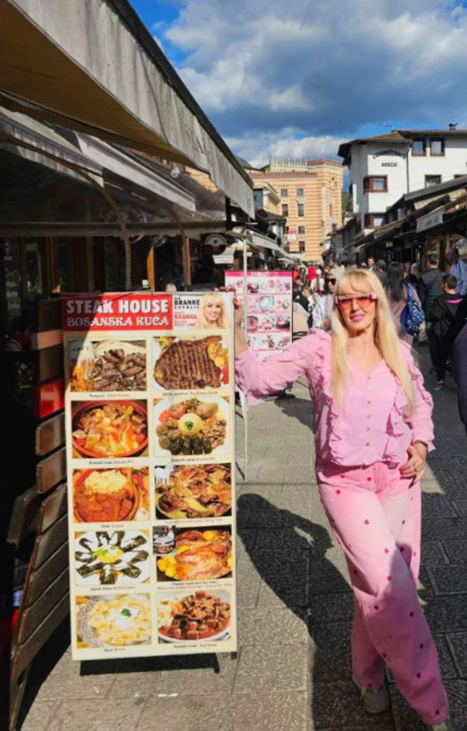 Branka Sovrlić sva u roze