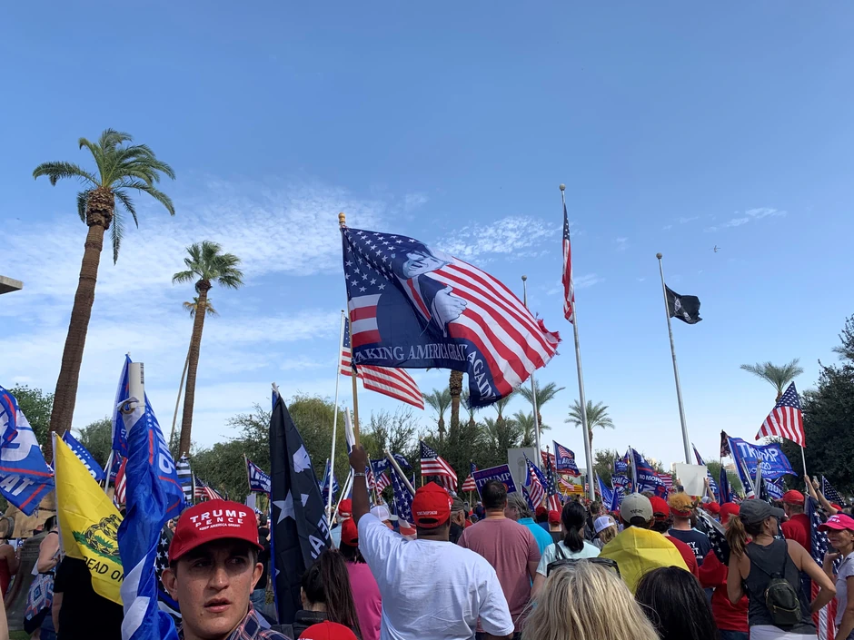 Protesti Trampovih pristalica u Feniksu u Arizoni