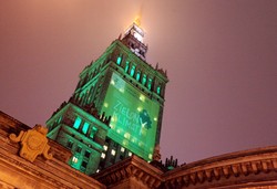 "Ogrzejcie swoje głowy, a nie klimat". Marsz ekologów dotarł pod Stadion Narodowy