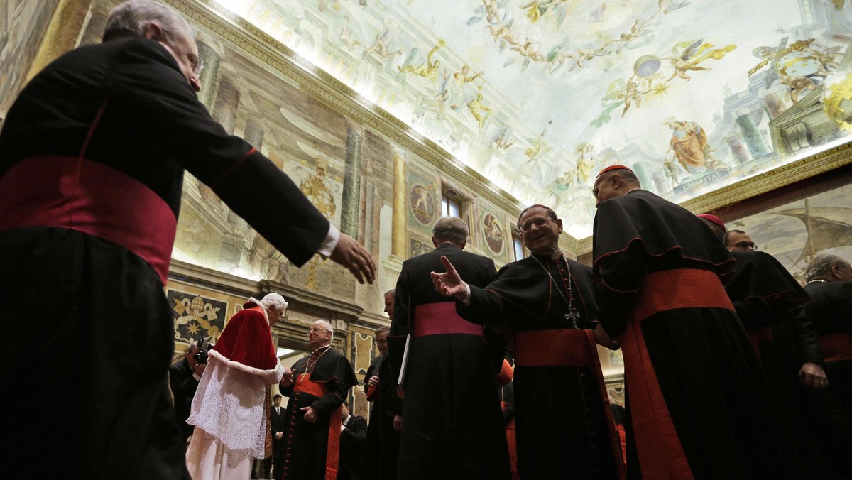 Przypadkami pedofilii wśród księży będzie zajmował się w Kongregacji Nauki Wiary amerykański ksiądz Robert Oliver, mianowany w sobotę przez Benedykta XVI promotorem sprawiedliwości, co odpowiada funkcji prokuratora. Ma on wielkie zasługi w walce z tą plagą.