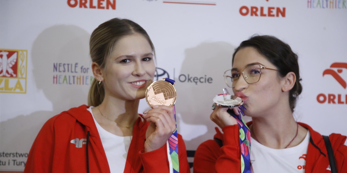 Pia Skrzyszowska i Ewa Swoboda z medalami MŚ w Glasgow.