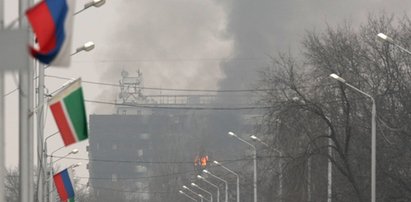 Terroryści wdarli się do budynku w Groznym