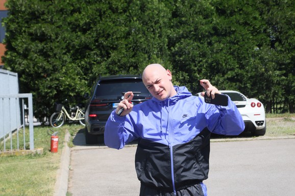 "ONA JE BOMBA, BOLJE TO NEGO PARE NA KAMATU" Desingerica o Darinom eksplicitnom sadržaju i povratku Milana Stankovića: "Danas svako može da napravi nešto"