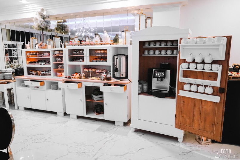 Kredensy z PRL-u znów są modne