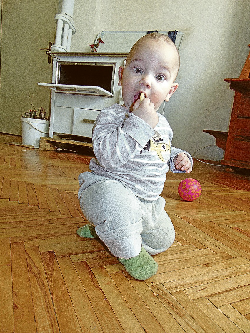 Kad dobije keks, Voin 
ga u slast pojede 