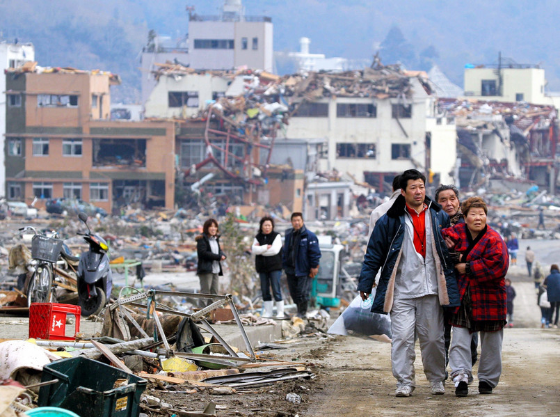 Japonia w gruzach dwa dni po tsunami
