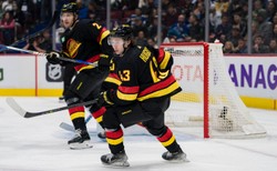 Liga NHL. Canucks nie pomogli trenerowi Boudreau