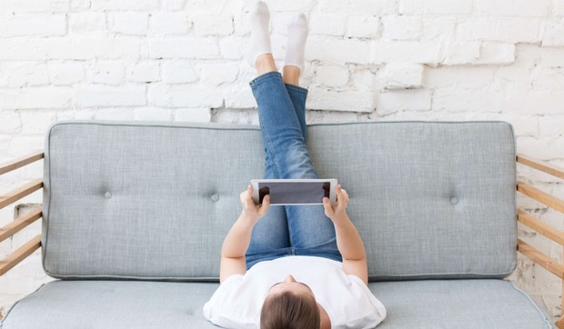 Navike vikendom, poput kasne večere i nadoknađivanja sna, utiču na nivo šećera u krvi i vode u insulinsku rezistenciju