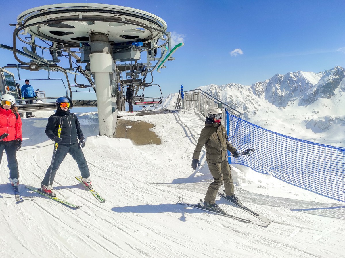 W górach już szykują się na sezon narciarski. Oto ceny skipassów