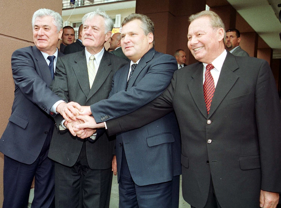 Rok 2001. Czterej prezydenci na XI Forum Ekonomicznym - od lewej : Vladimir Voronin (Mołdowa), Valdas Adamkus (Litwa), Aleksander Kwaśniewski oraz Rudolf Schuster (Słowacja).