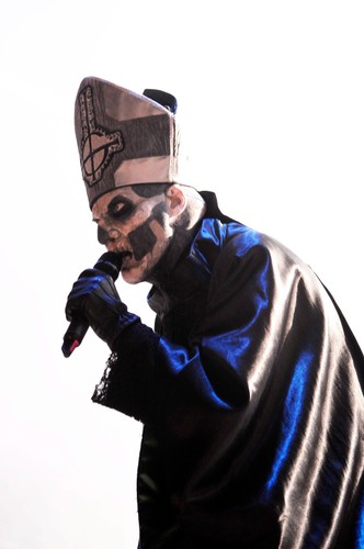 Ghost podczas występu na festiwalu Eurockeennes w Belfort (Fracja)