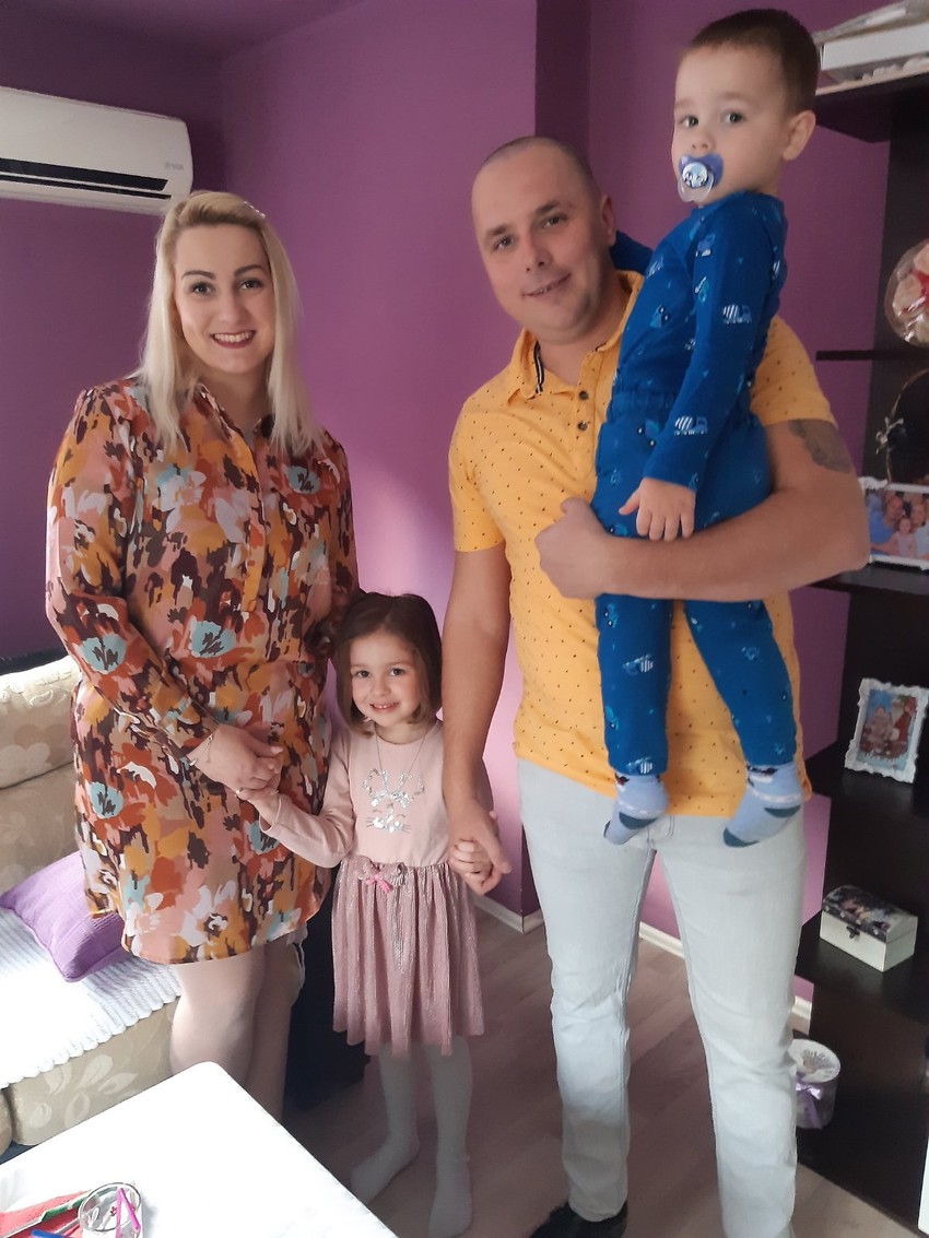 Darko Stefanović sa porodicom.