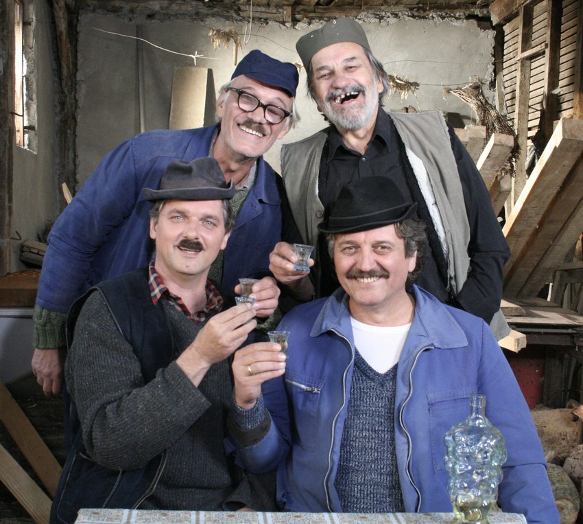 Radoš Bajić, "Selo gori, a baba se češlja"