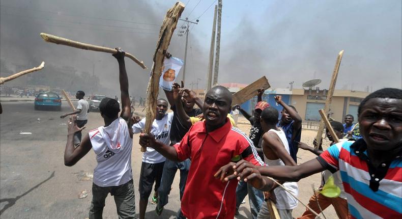 Rioters set police stattion and DPO's quarters on fire over Jumat ban in Katsina state (Placng)