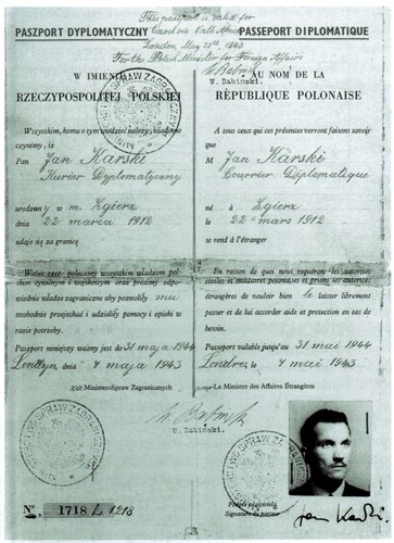 Paszport dyplomatyczny Jana Karskiego, wystawiony 4 maja 1943 r. w Londynie i podpisany przez zastepcę sekretarza generalnego Ministerstwa Spraw Zagranicznych Wacława Babińskiego