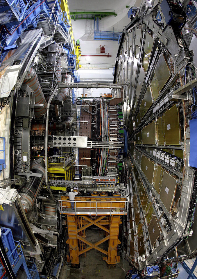 SZWAJCARIA CERN AKCELERATOR LHC ARCHIWALNE