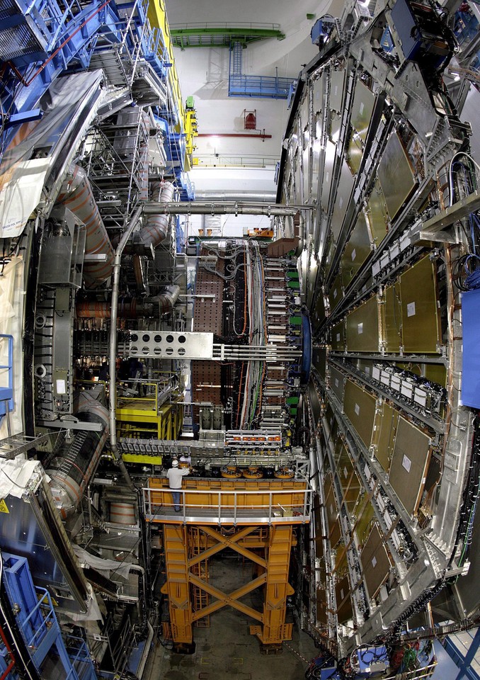 SZWAJCARIA CERN AKCELERATOR LHC ARCHIWALNE