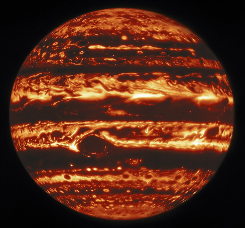 Jowisz w podczerwieni na obrazie z Międzynarodowego Obserwatorium Gemini (foto: International Gemini Observatory/NOIRLab/NSF/AURA, M.H. Wong (UC Berkeley) et al.Acknowledgments: M. Zamani)