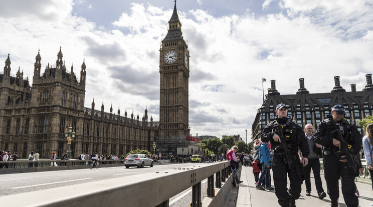 A londoni késelő terroristák nagyobb teherautóval és bomba felrobbantásával akartak hatalmas kárt tenni. /Fotó: AFP