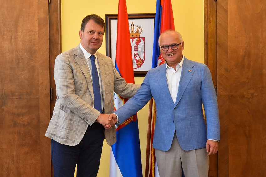 Potpisivanje ugovora o prenosu novčanih sredstava između Pokrajinske vlade i "Puteva Srbije"