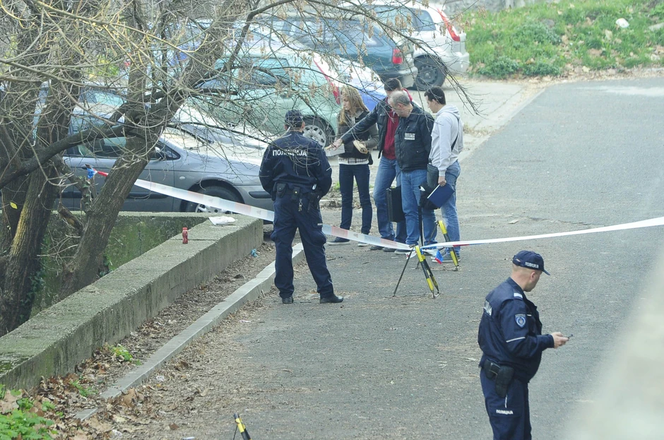 Policija vrši uviđaj nakon ubadanja u Ulici vojvode Stepe