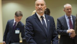 Burza w komisji Macierewicza. Oświadczenie po odwołaniu członków