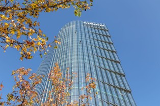 Mennica Legacy Tower oddana do użytkowania. Naszpikowany technologią wieżowiec będzie siedzibą mBanku [ZDJĘCIA]