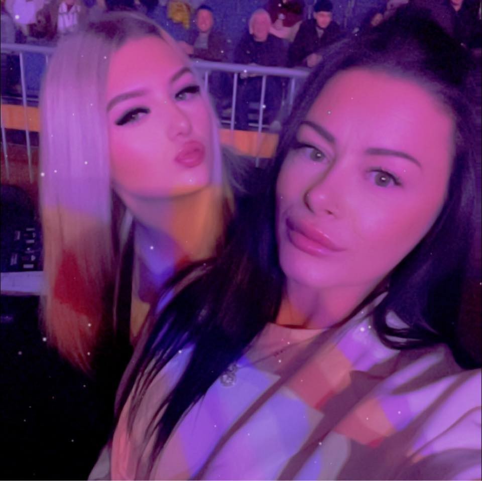 Dvojročné dievčatko zomrelo po prehltnutí gombíkovej batérie.