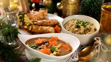 tak robert makłowicz robi pyszną wigilijną zupę grzybową. ten składnik jest k