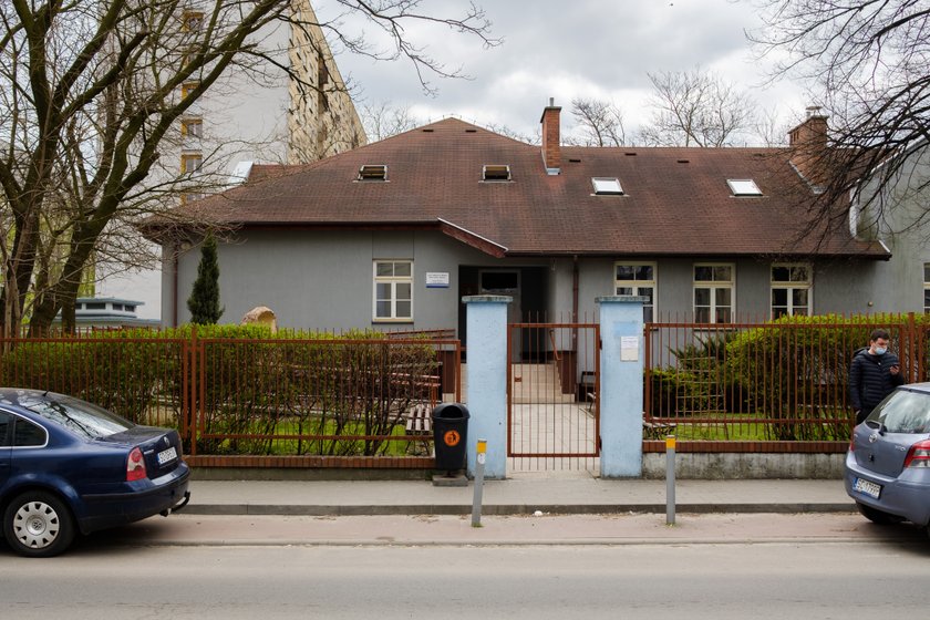 Budynku pilnuje policja