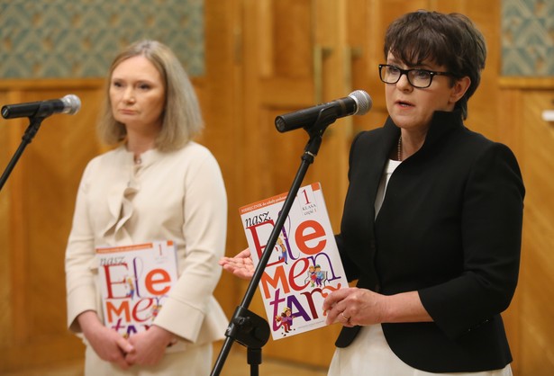 Maria Lorek i Joanna Kluzik-Rostkowska podczas konferencji prasowej. Fot. PAP/Leszek Szymański