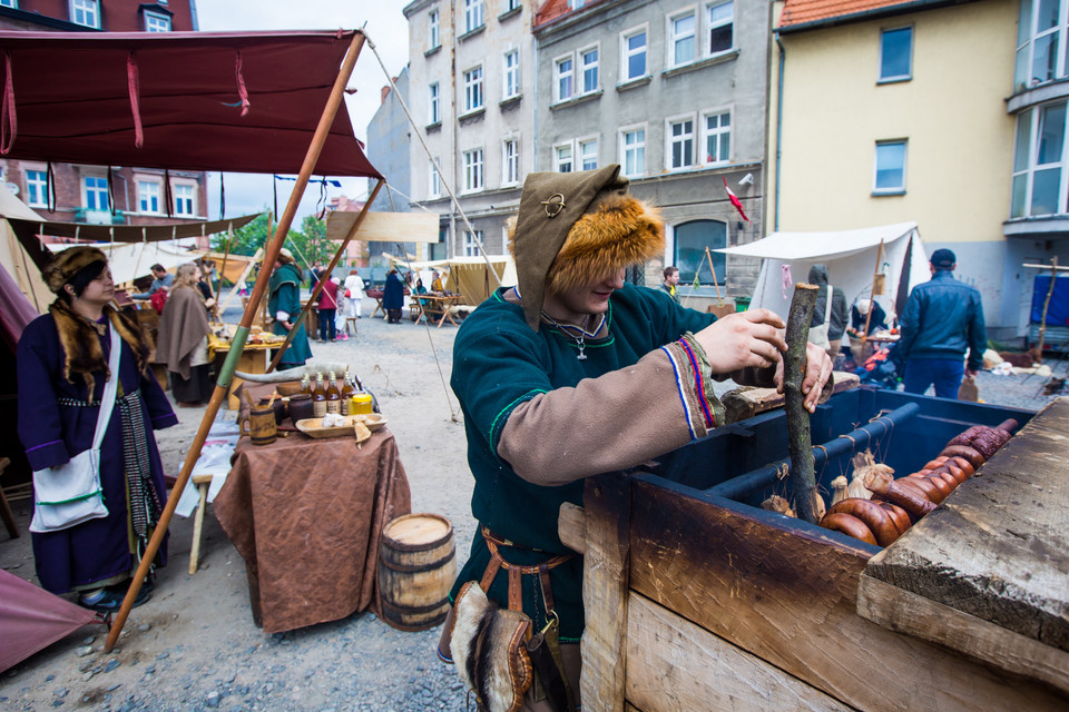 POZNAŃ ŚREDNIOWIECZNY TARG ŚRÓDECKI (Targ średniowieczny na poznańskiej Śródce)