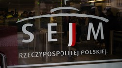 Sejm uchwalił ustawę o elektronicznej komunikacji ubezpieczycieli z klientami