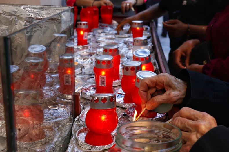 Katolici pale sveće u Beogradu