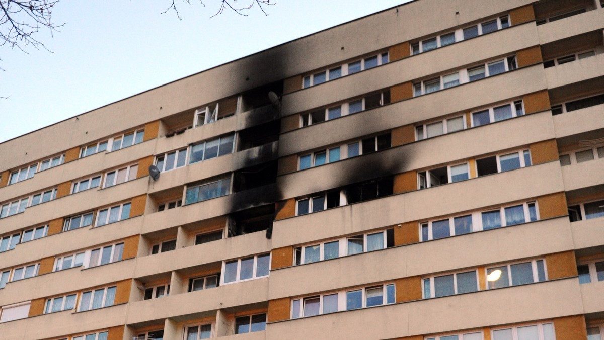 SZCZECIN POŻAR W BLOKU MIESZKALNYM