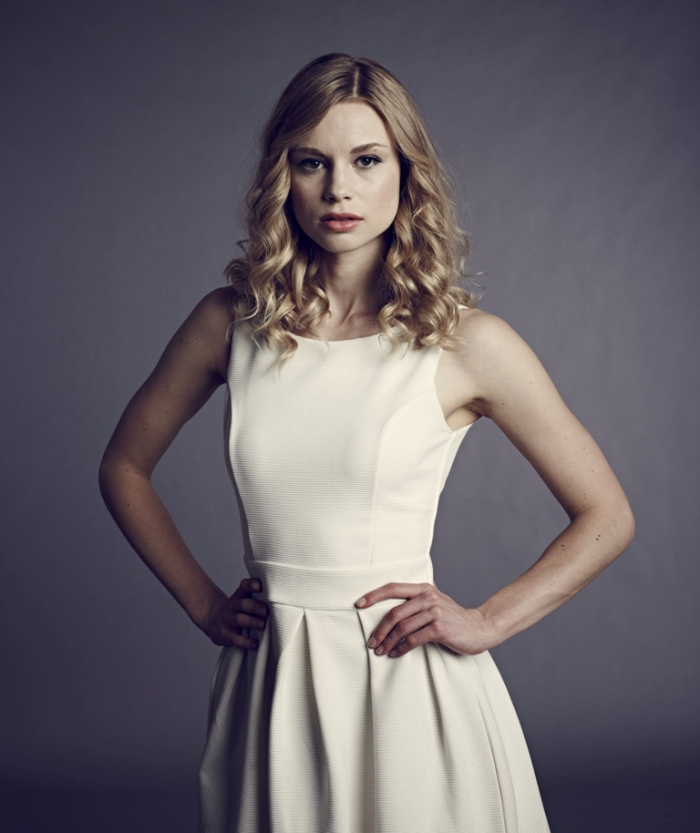 Lissa (Lucy Fry)