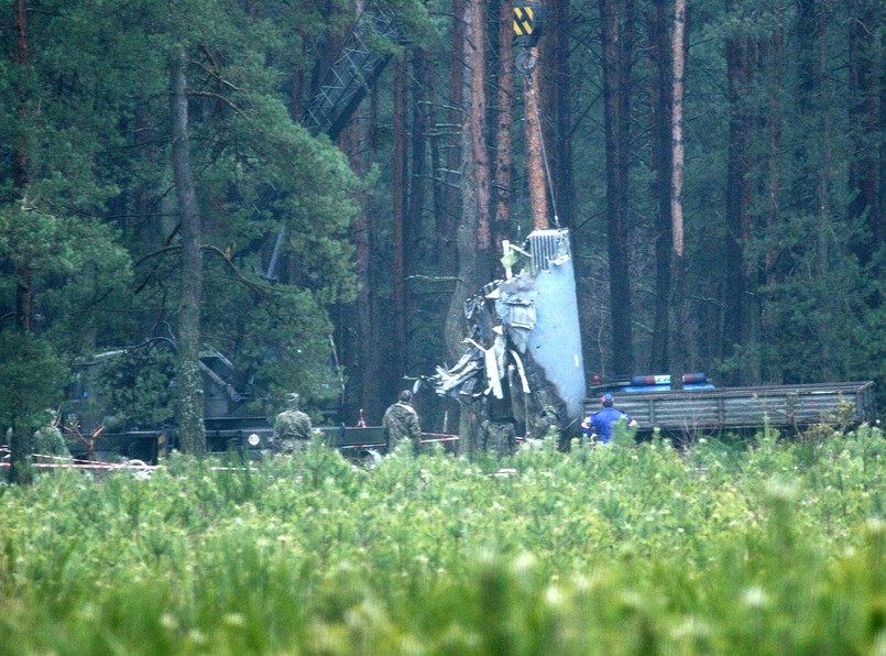 Wojsko zbiera szczątki po katastrofie w Mirosławcu
