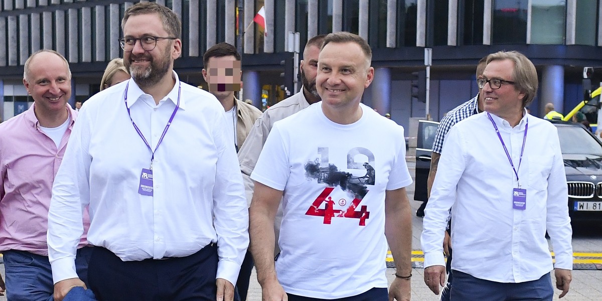 Andrzej Duda zaprezentował się w t-shircie.