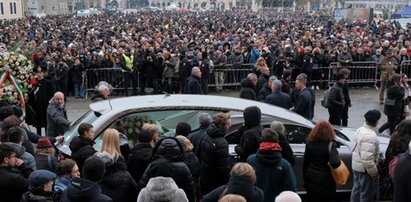 Poruszające sceny na pogrzebie zamordowanej 22-latki. Żegnały ją tłumy