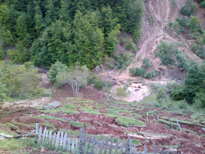 Vredno arheološko nalazište drevnih rebeljskih rudnika takođe je uništeno u klizištu